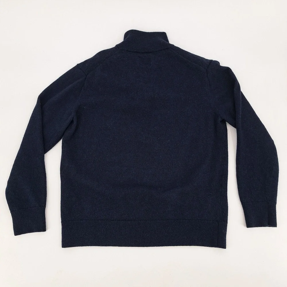 UNTUCKit measurements chest